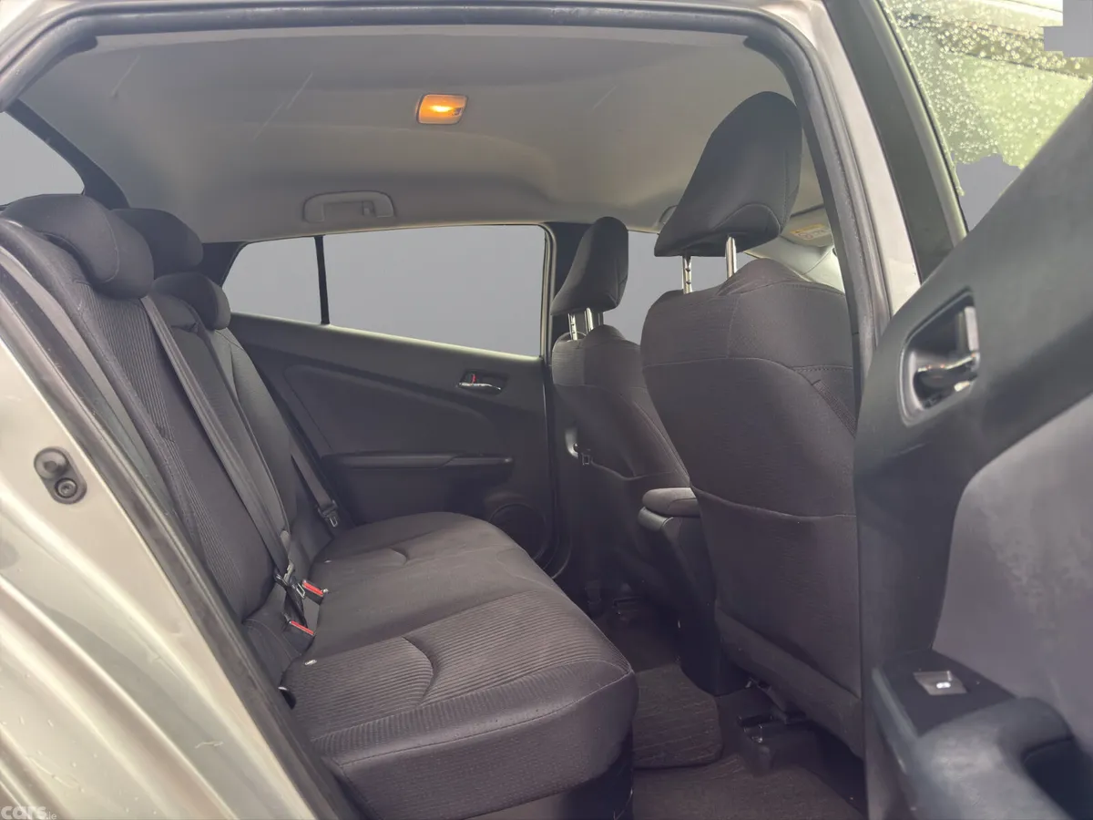 Toyota Prius Hatchback, Petrol Hybrid, 2017, Silver