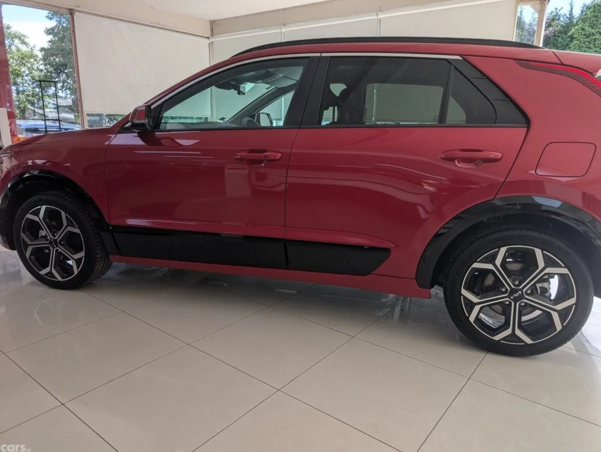 Kia Niro SUV, Petrol Hybrid, 2026, Red