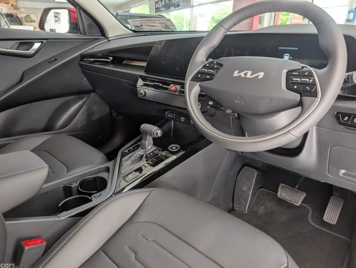 Kia Niro SUV, Petrol Hybrid, 2026, Red