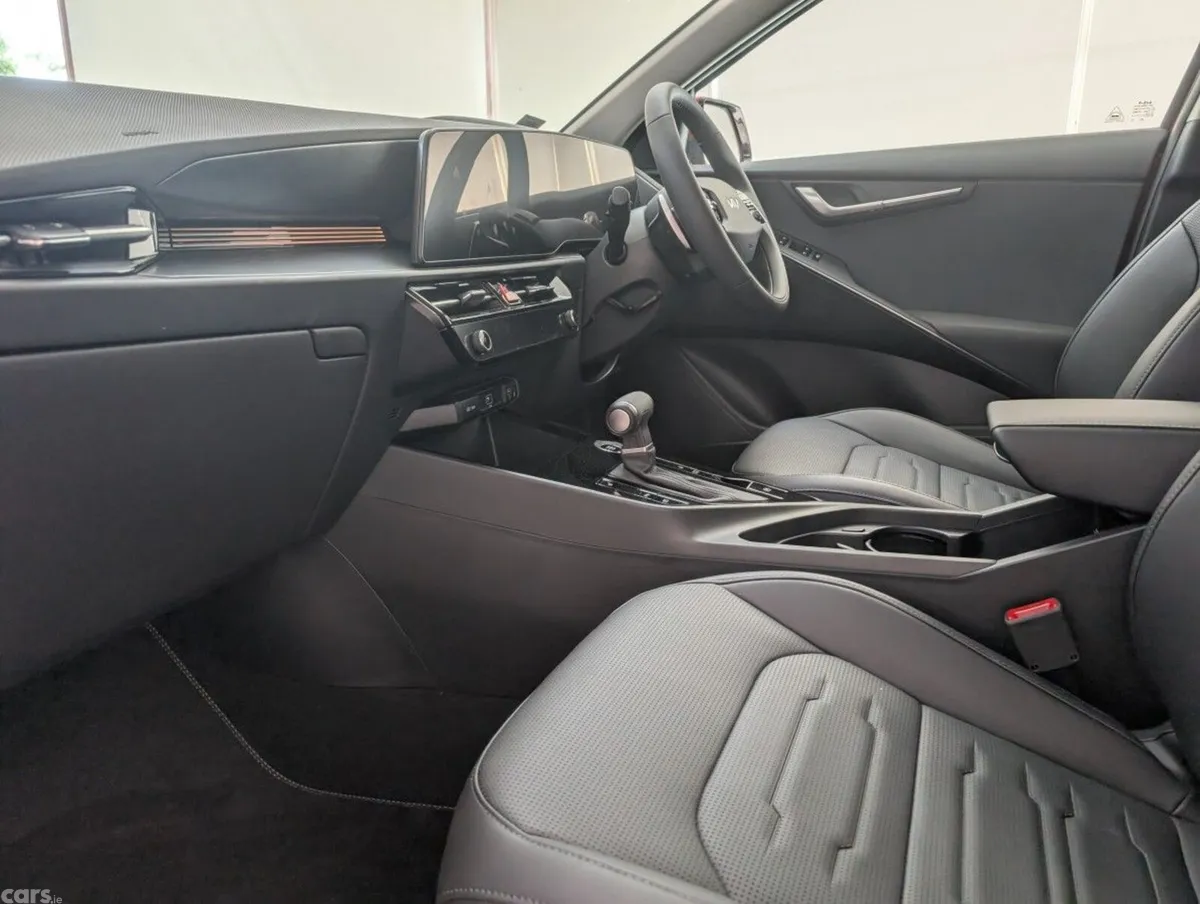 Kia Niro SUV, Petrol Hybrid, 2026, Red