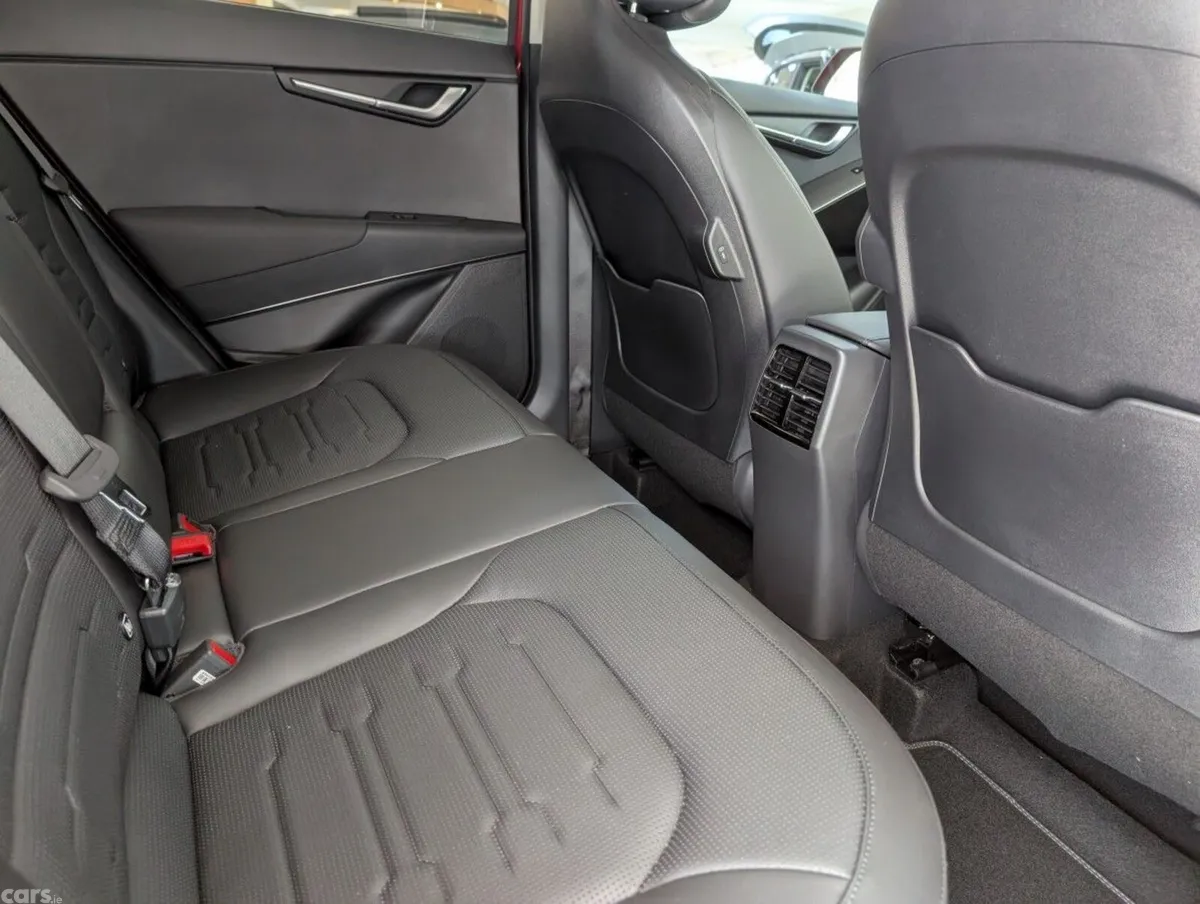 Kia Niro SUV, Petrol Hybrid, 2026, Red