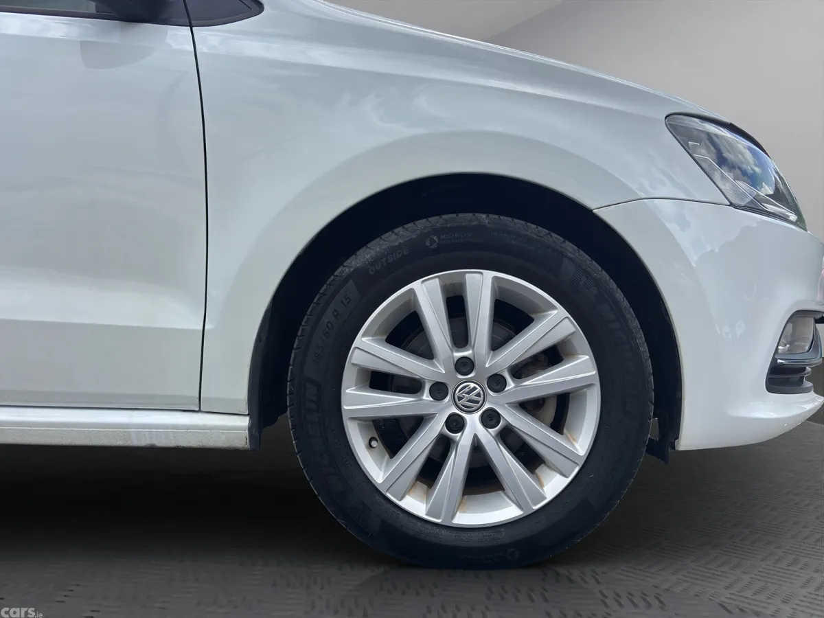 Volkswagen Polo Hatchback, Petrol, 2017, White