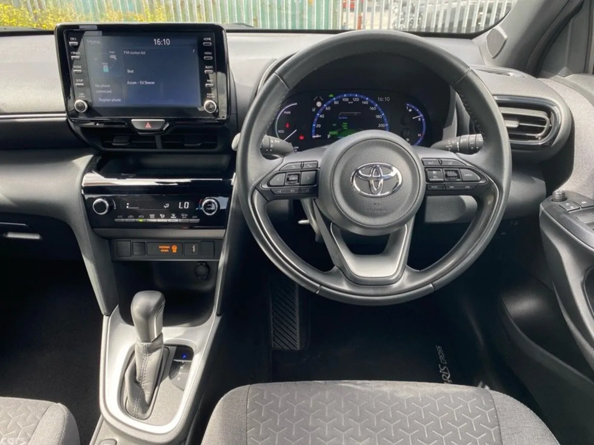 Toyota Yaris Cross Hatchback, Petrol Hybrid, 2023, Bronze