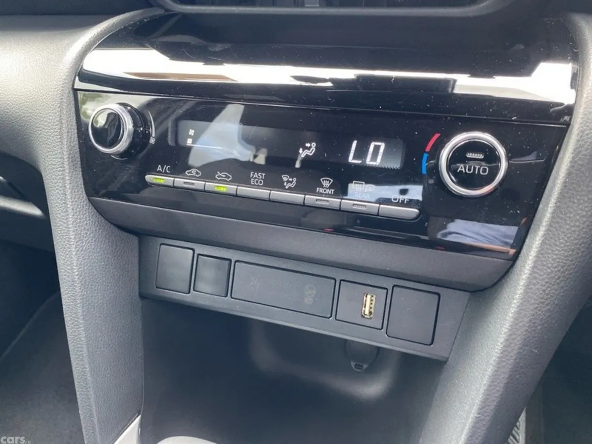 Toyota Yaris Cross Hatchback, Petrol Hybrid, 2023, Bronze