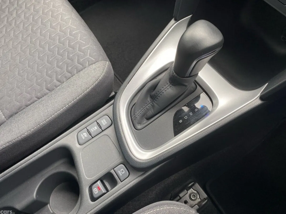 Toyota Yaris Cross Hatchback, Petrol Hybrid, 2023, Bronze