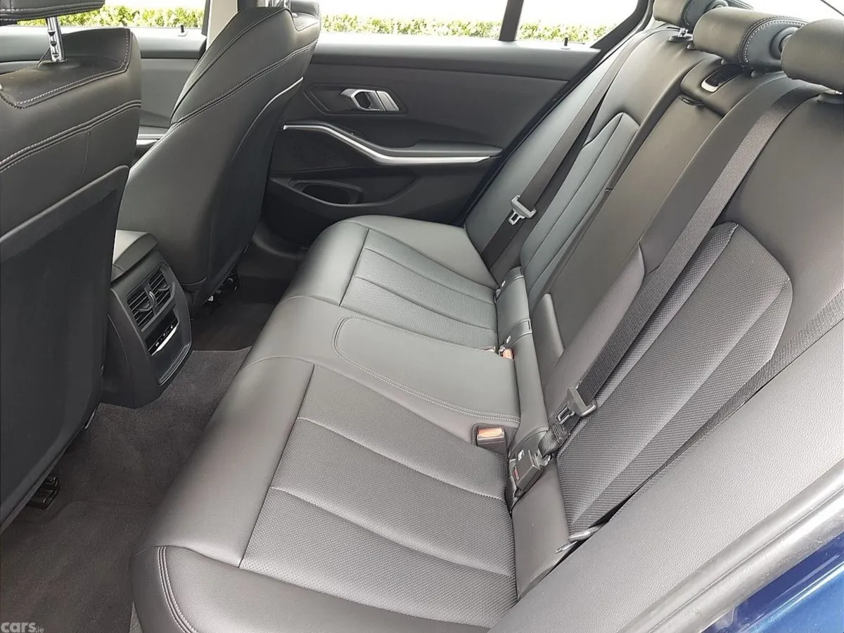 BMW 3-Series Saloon, Diesel, 2022, Blue