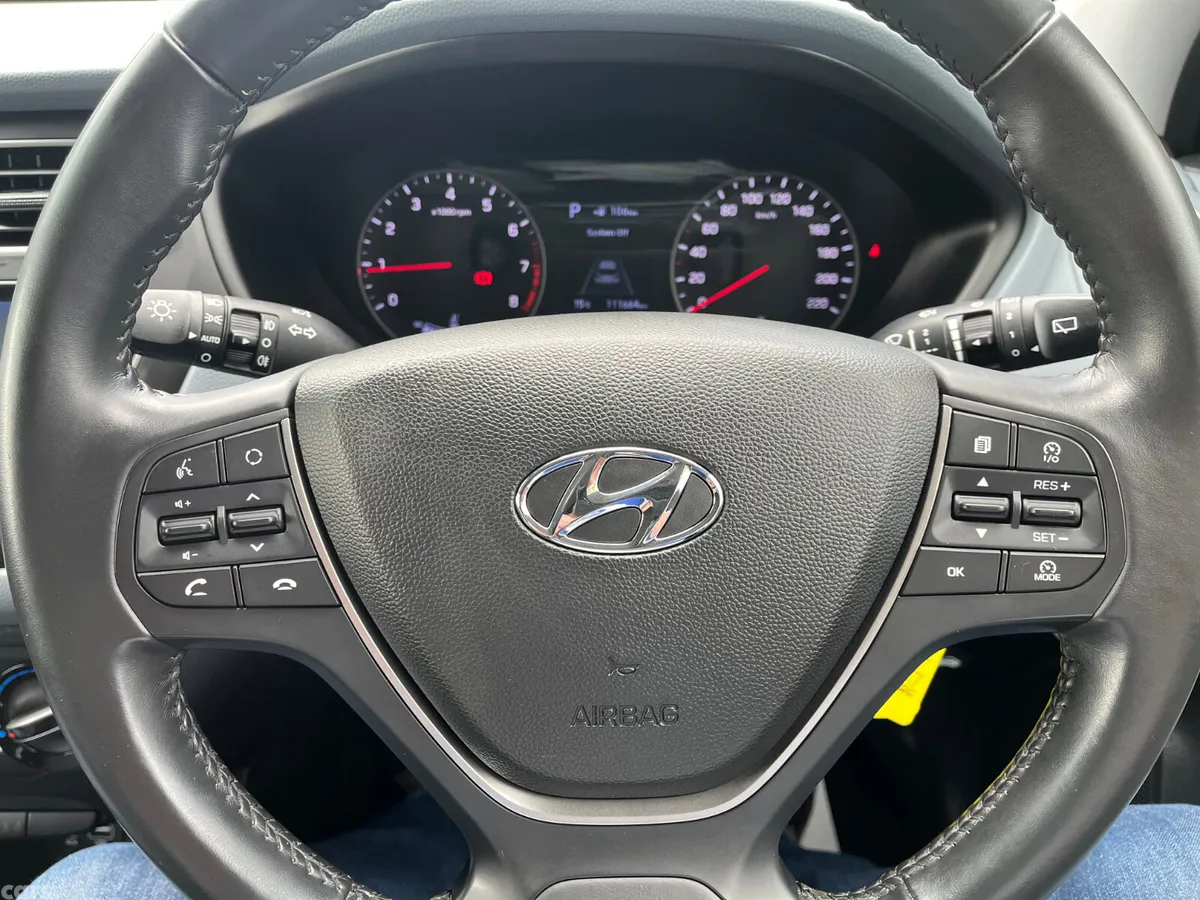 Hyundai i20 Hatchback, Petrol, 2019, Red