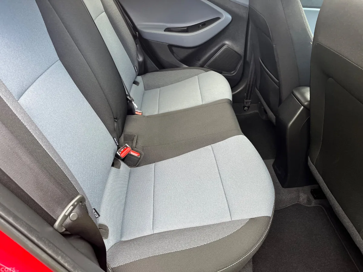 Hyundai i20 Hatchback, Petrol, 2019, Red
