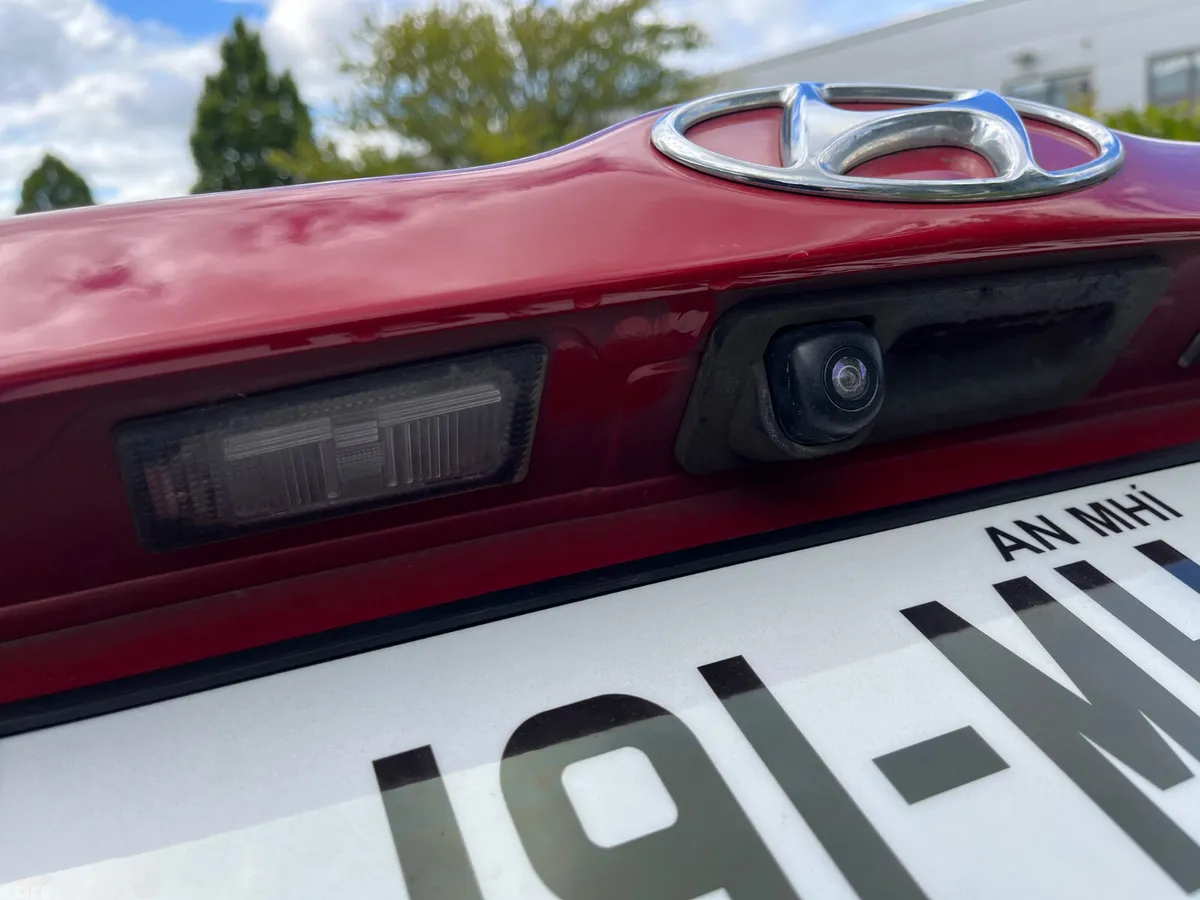 Hyundai i20 Hatchback, Petrol, 2019, Red