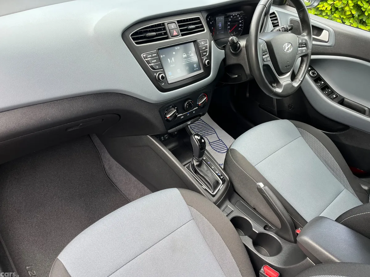 Hyundai i20 Hatchback, Petrol, 2019, Red