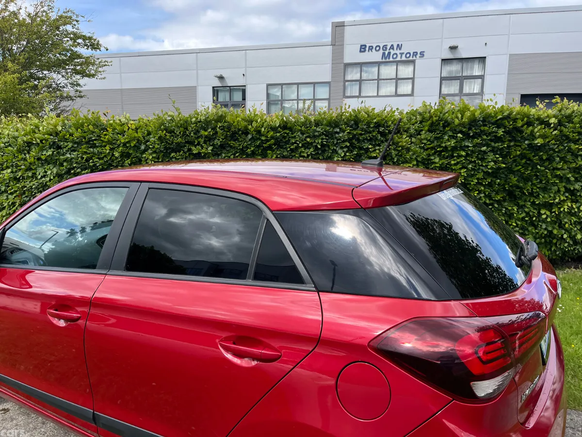 Hyundai i20 Hatchback, Petrol, 2019, Red