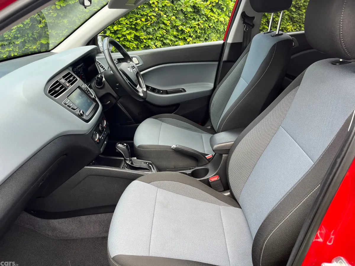 Hyundai i20 Hatchback, Petrol, 2019, Red