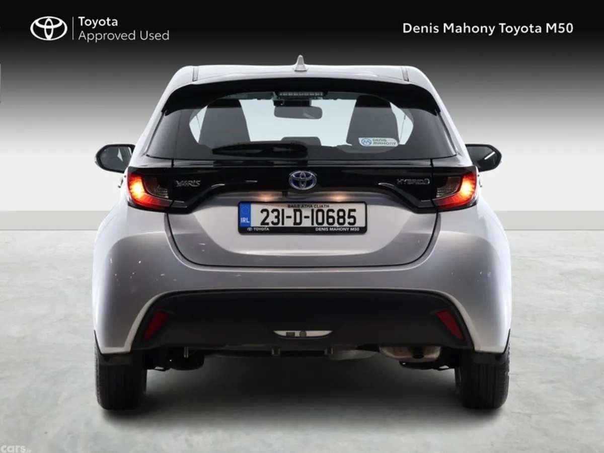 Toyota Yaris Hatchback, Petrol Hybrid, 2023, Silver
