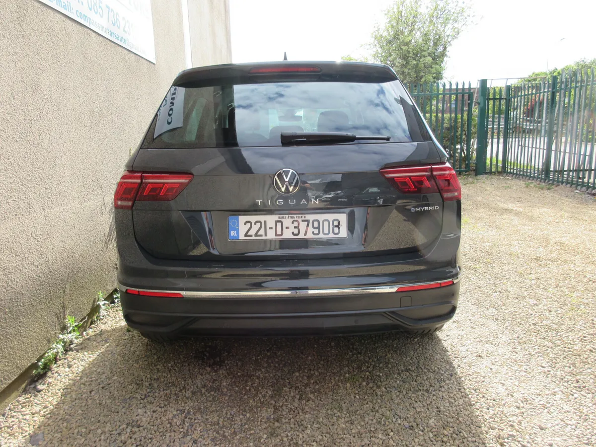 Volkswagen Tiguan SUV, Petrol Hybrid, 2022, Grey