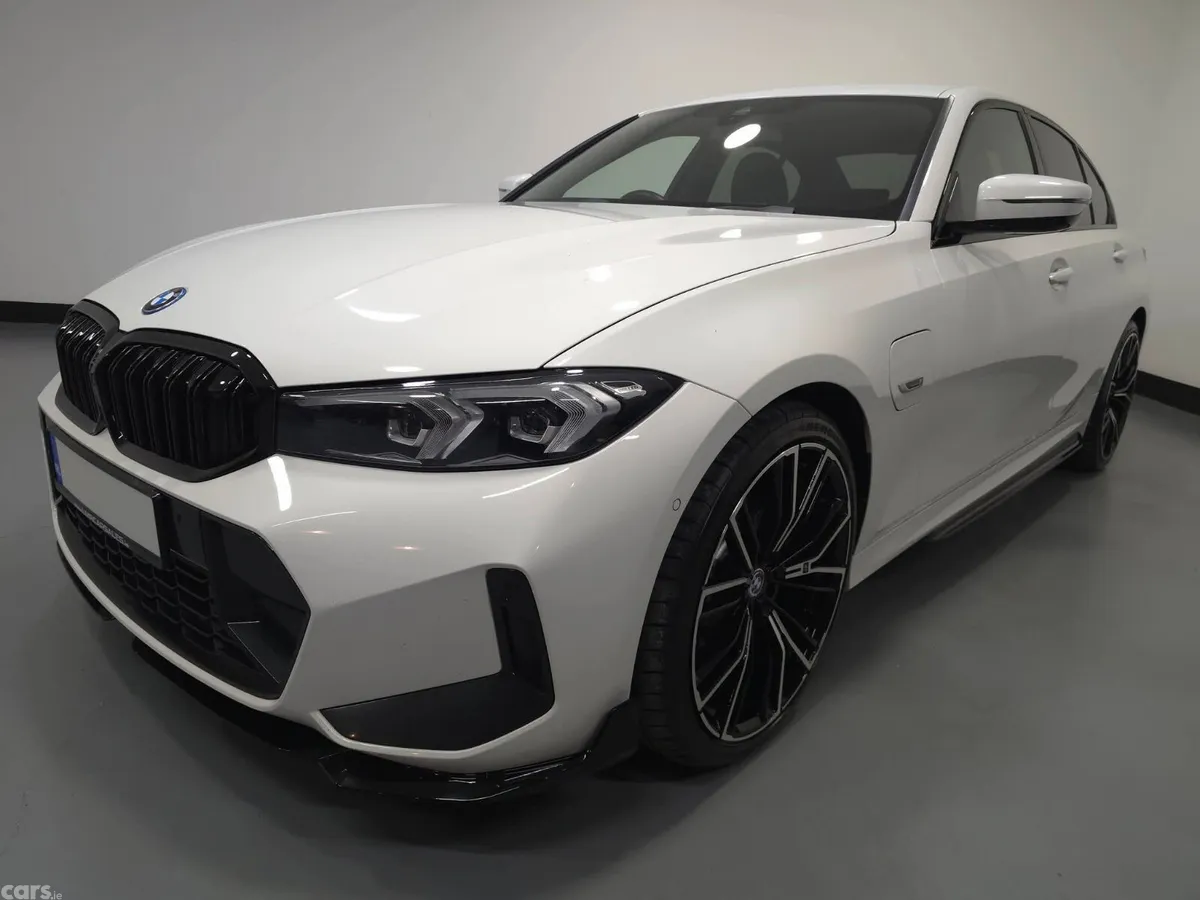 BMW 3-Series Saloon, Petrol Hybrid, 2023, White