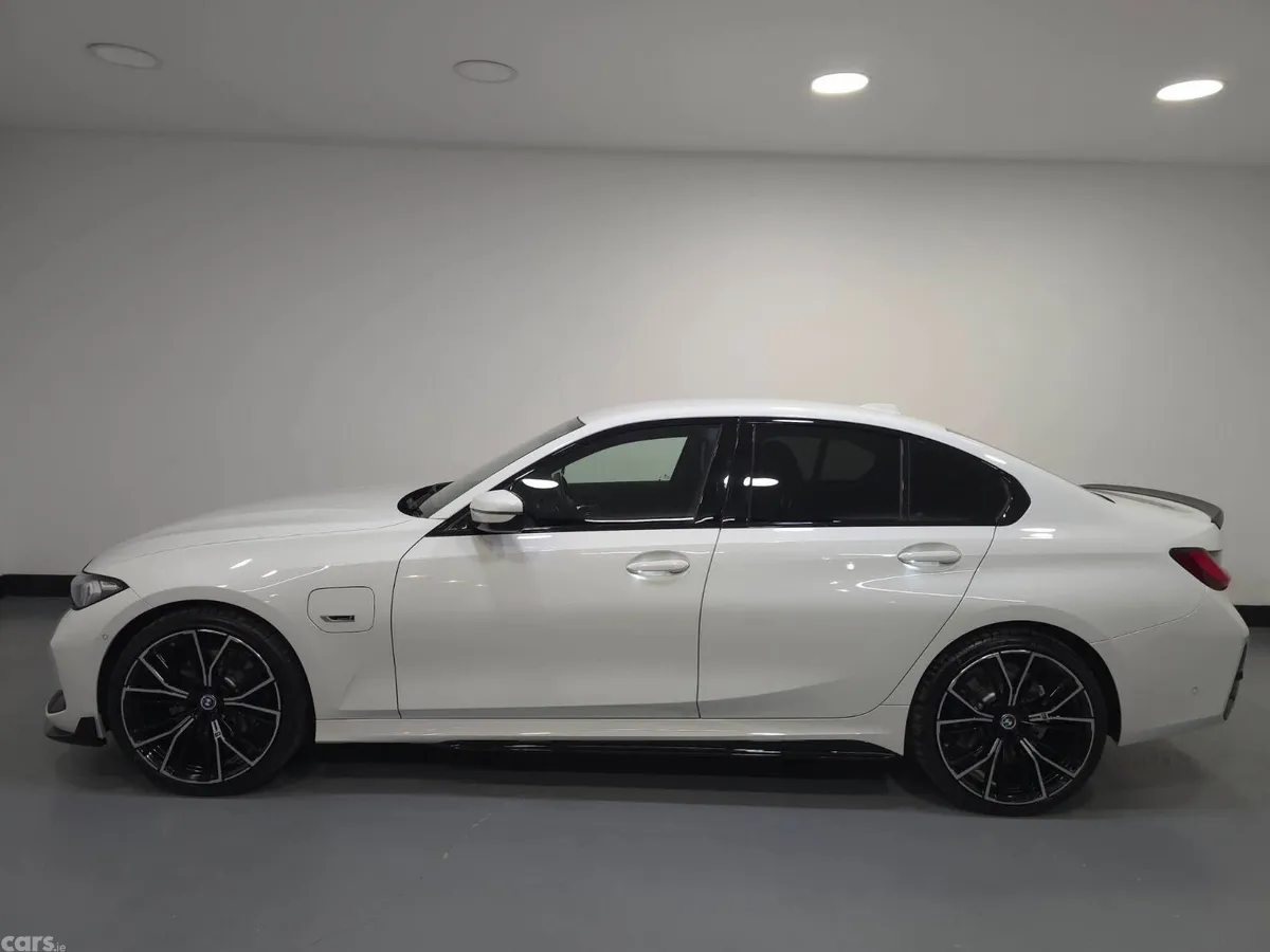 BMW 3-Series Saloon, Petrol Hybrid, 2023, White