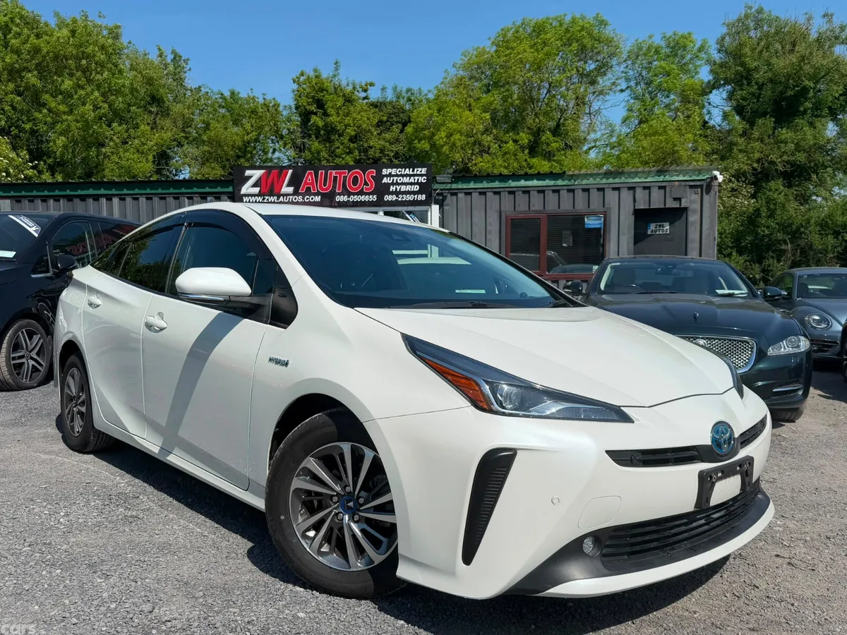 Toyota Prius Hatchback, Petrol Hybrid, 2022, White