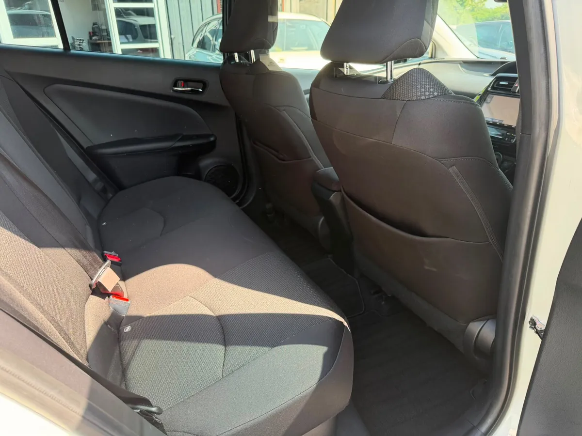 Toyota Prius Hatchback, Petrol Hybrid, 2022, White
