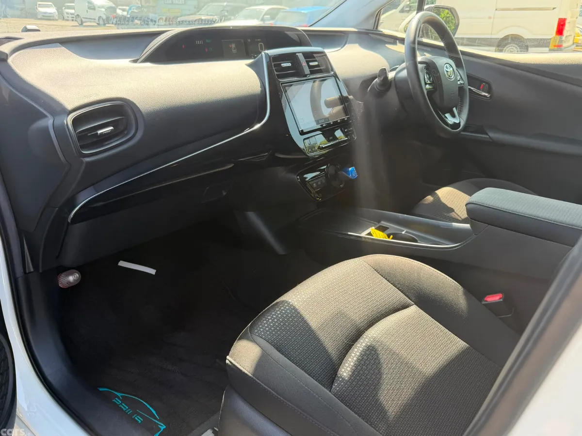 Toyota Prius Hatchback, Petrol Hybrid, 2022, White