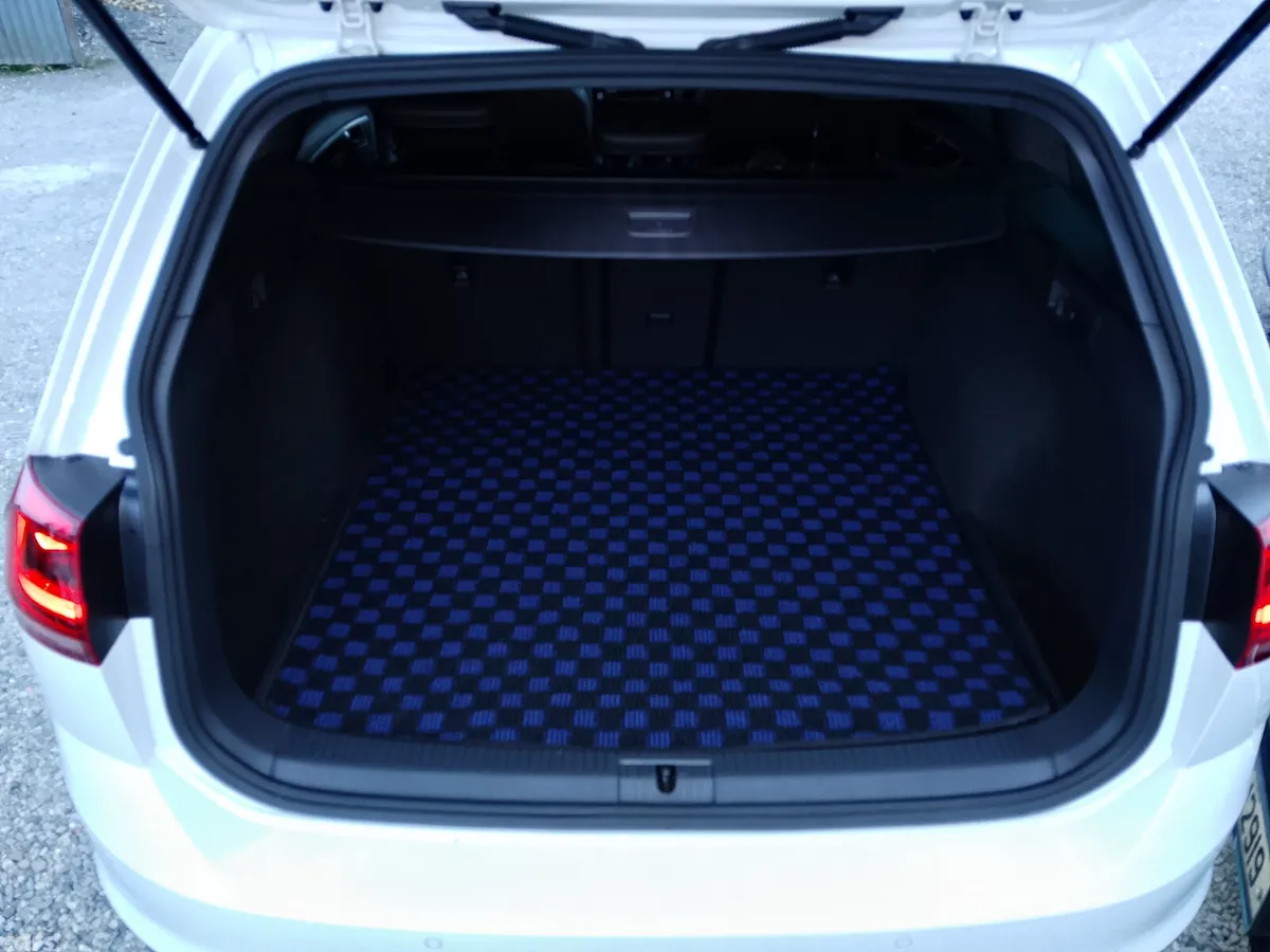 Volkswagen Golf Estate, Petrol, 2017, White