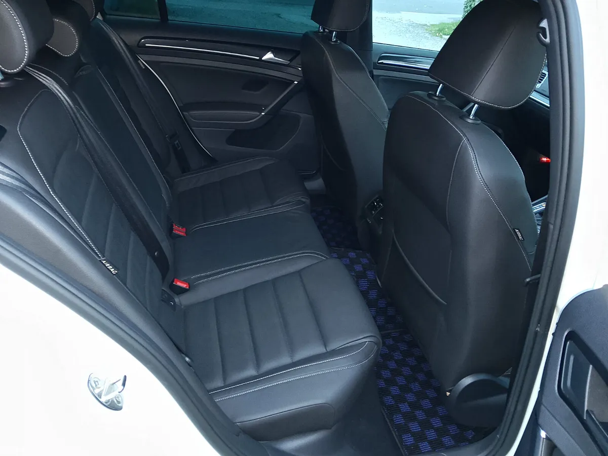 Volkswagen Golf Estate, Petrol, 2017, White