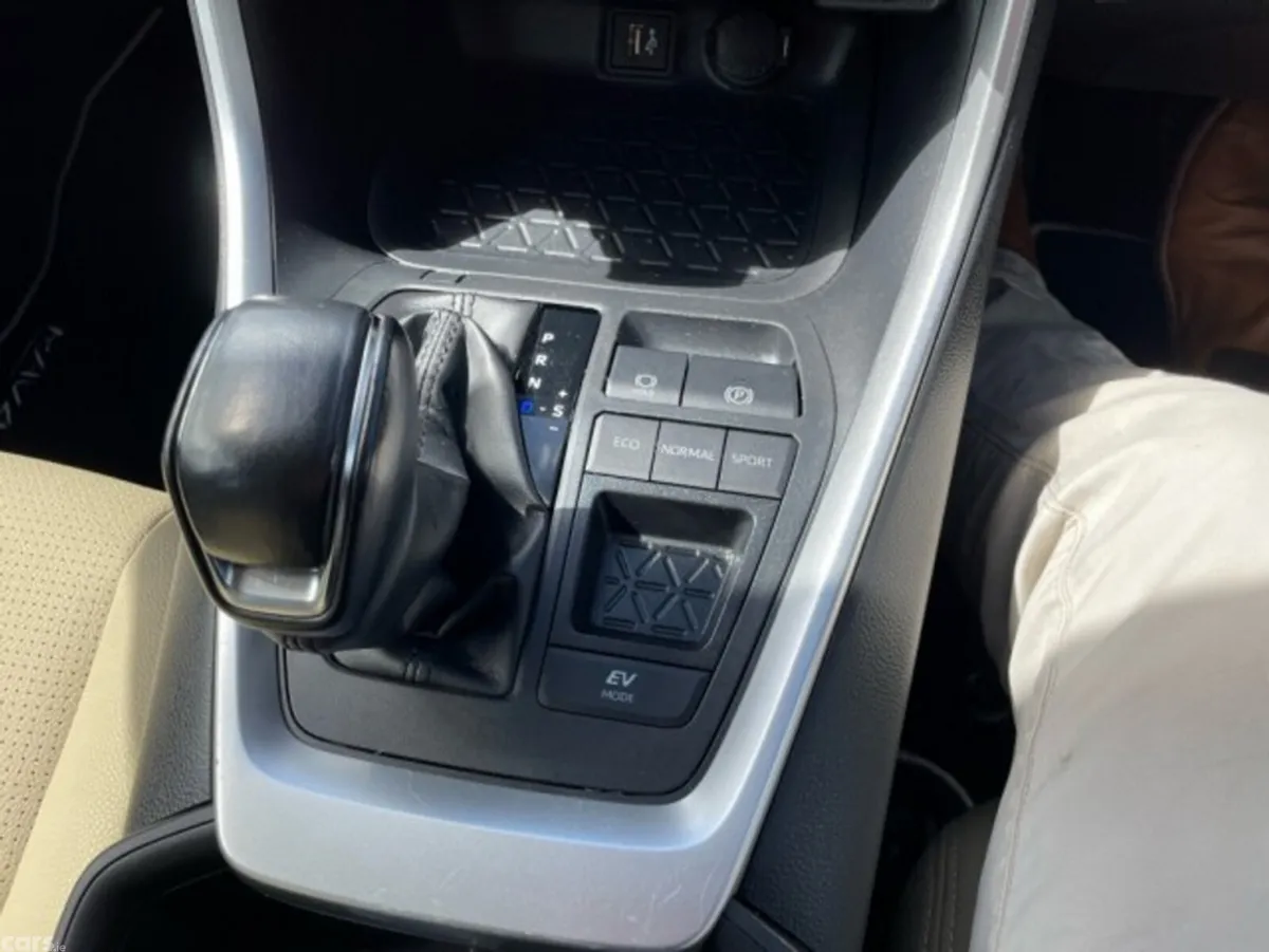 Toyota RAV4 SUV, Petrol Hybrid, 2023, Blue