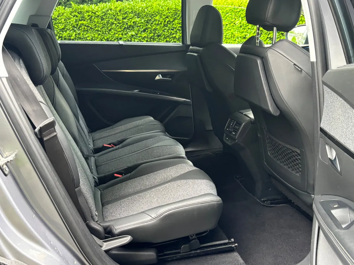 Peugeot 5008 MPV, Diesel, 2020, Grey