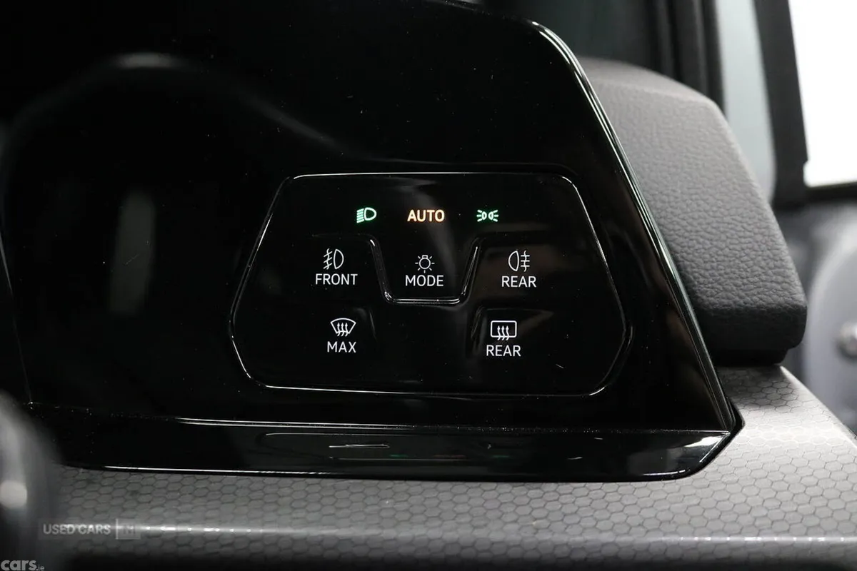 Volkswagen Golf Hatchback, Diesel, 2023, Silver