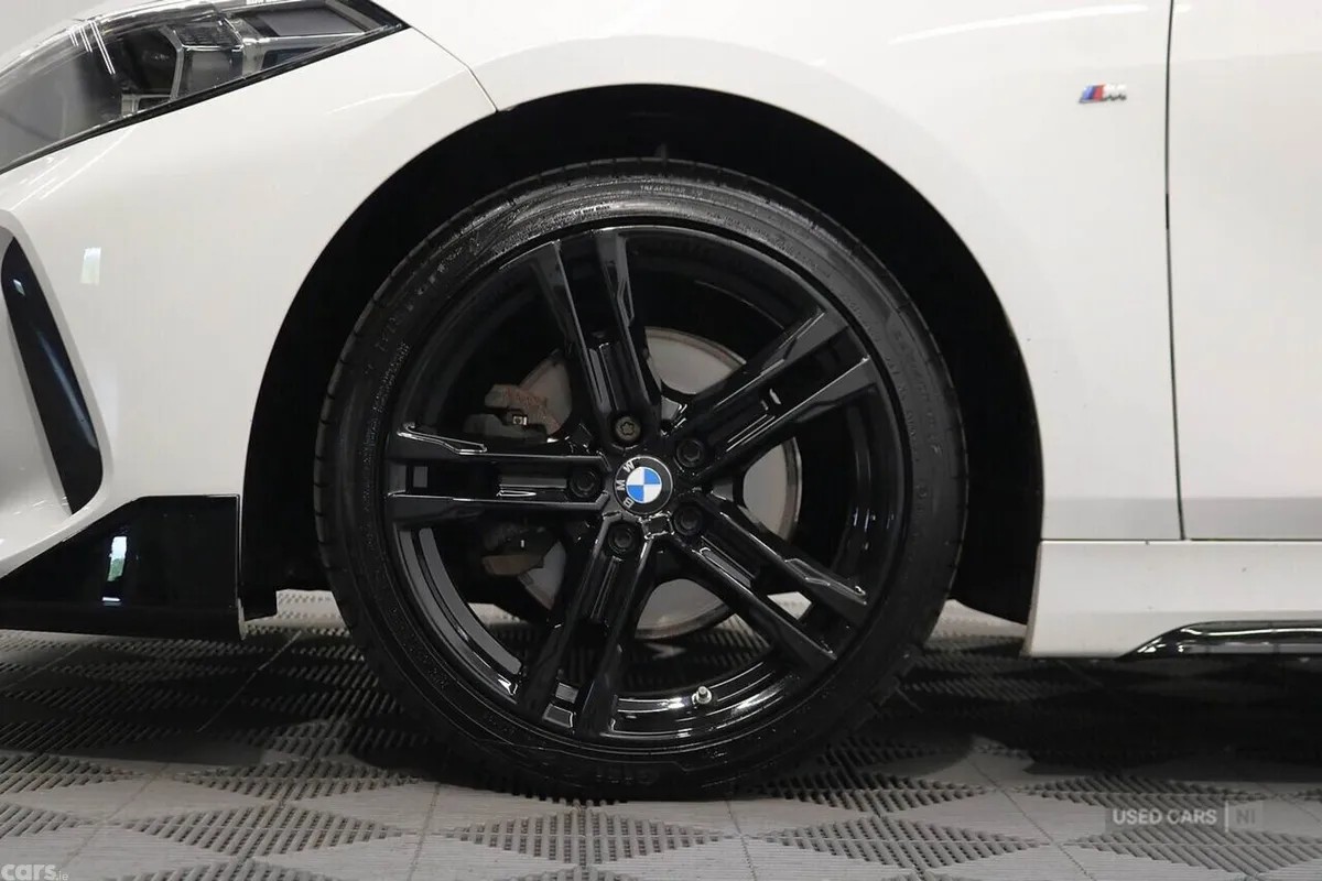 BMW 1-Series Hatchback, Diesel, 2023, White