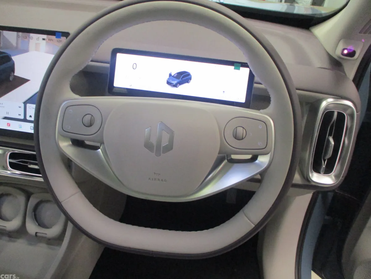 Leapmotor B10 SUV, Petrol Hybrid, 2027, Blue