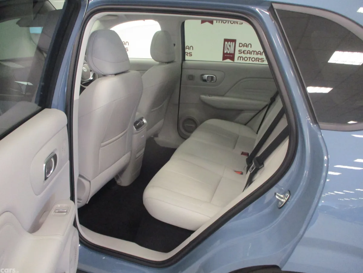 Leapmotor B10 SUV, Petrol Hybrid, 2027, Blue