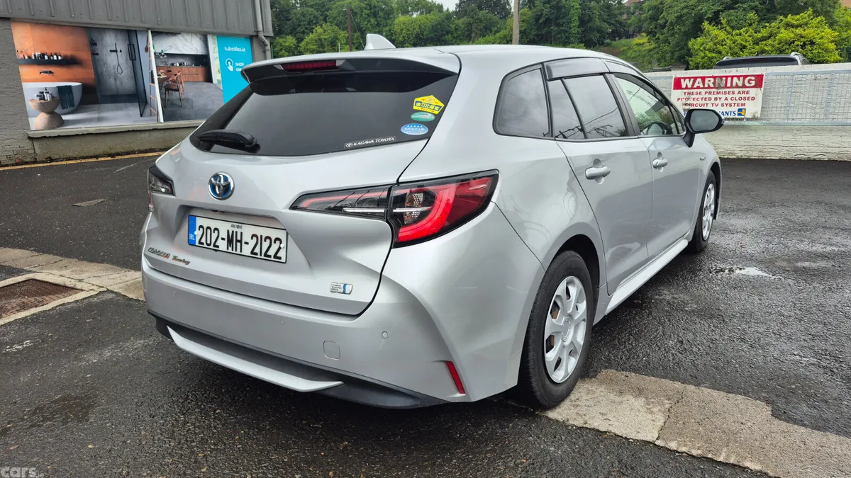 Toyota Corolla Estate, Petrol Hybrid, 2020, Silver