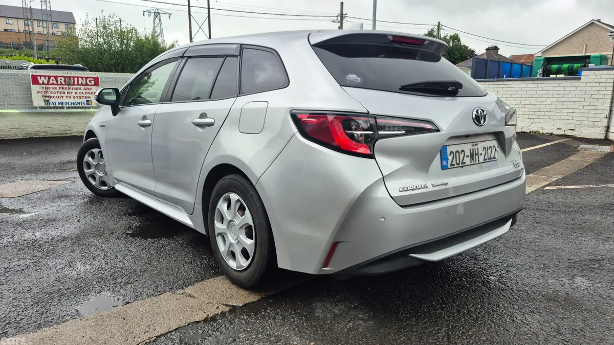 Toyota Corolla Estate, Petrol Hybrid, 2020, Silver