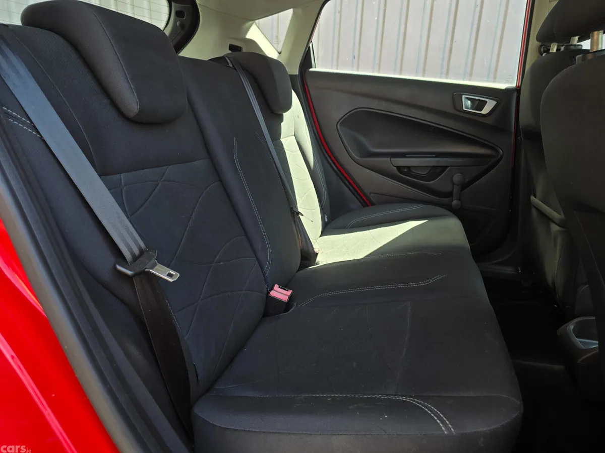 Ford Fiesta Hatchback, Petrol, 2015, Red