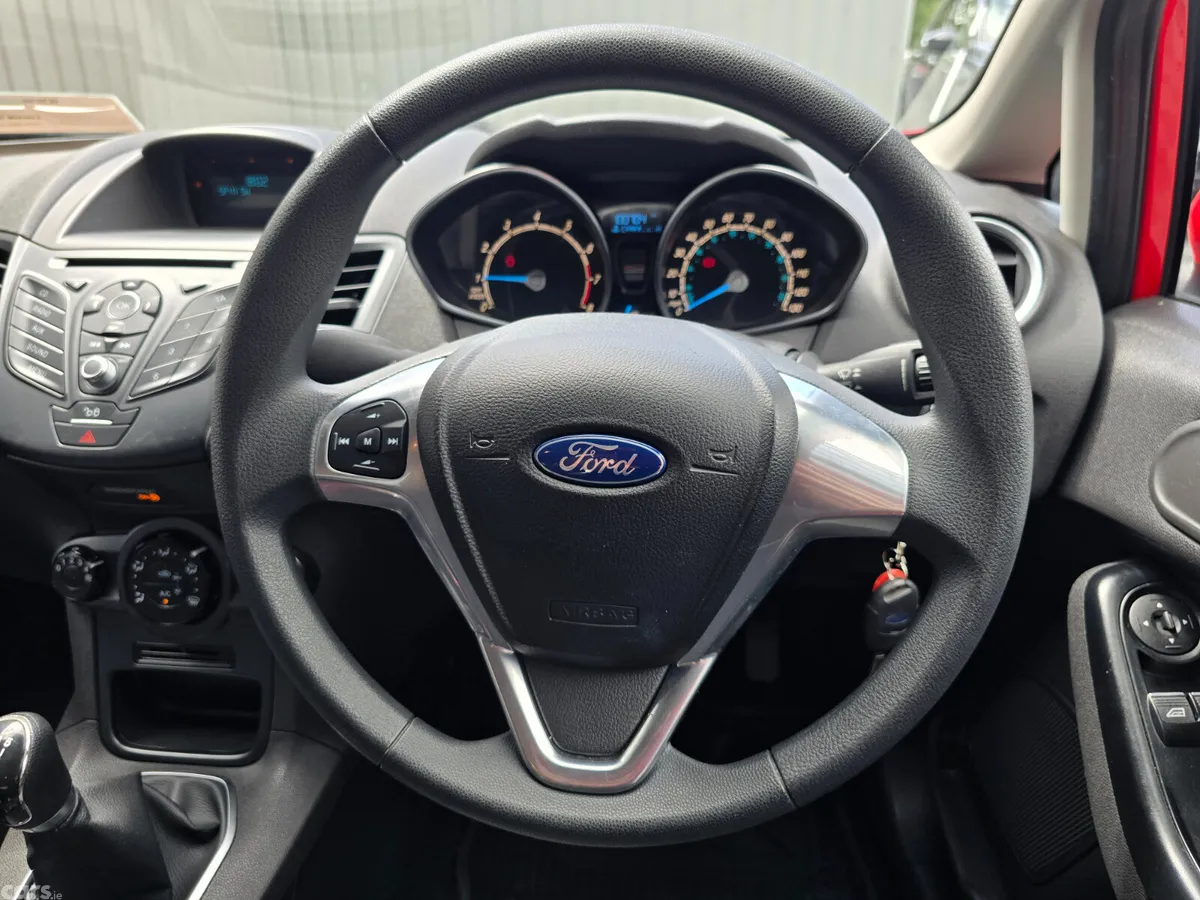 Ford Fiesta Hatchback, Petrol, 2015, Red