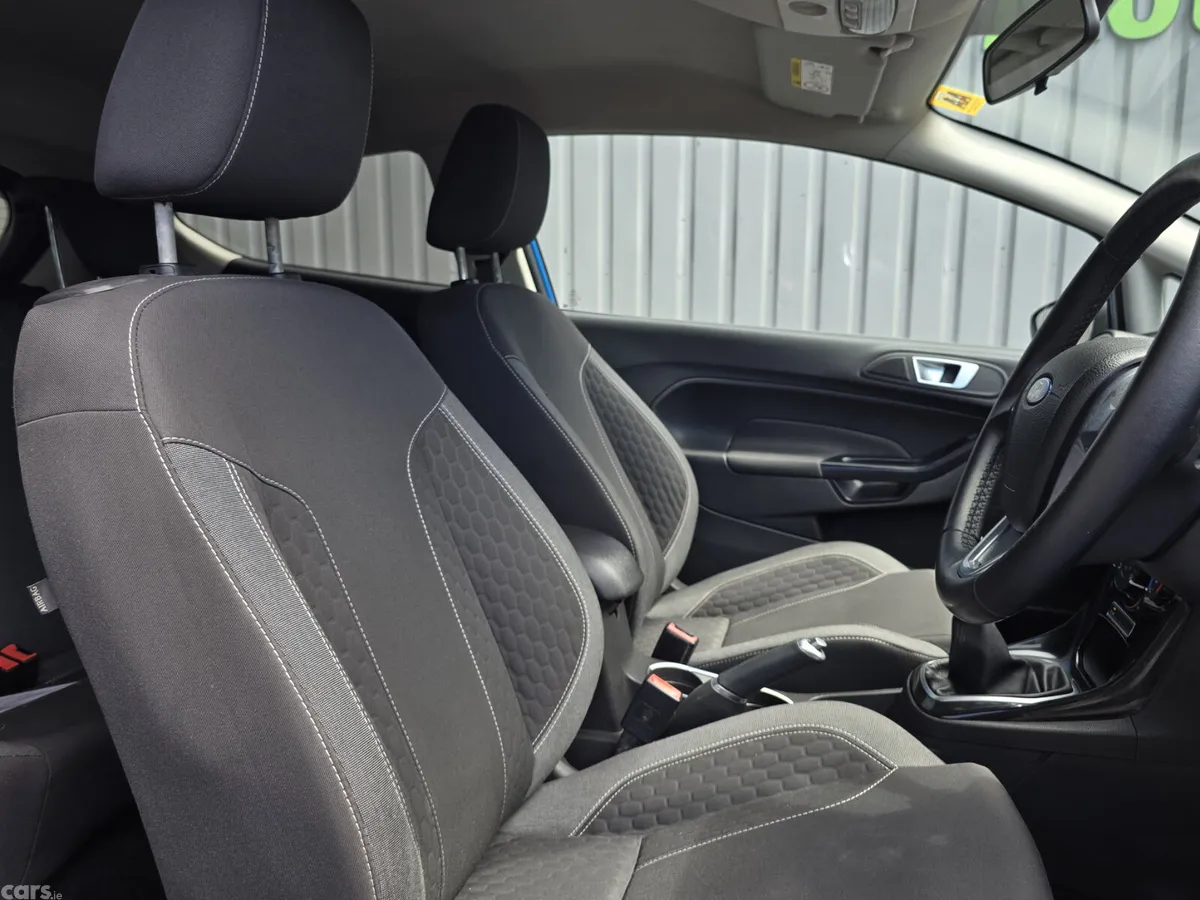Ford Fiesta Hatchback, Petrol, 2016, Blue