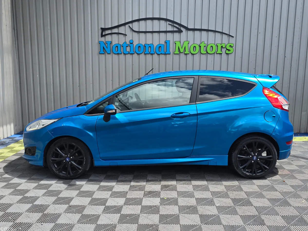 Ford Fiesta Hatchback, Petrol, 2016, Blue