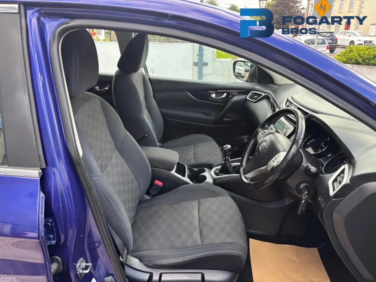Nissan Qashqai Hatchback, Diesel, 2015, Blue