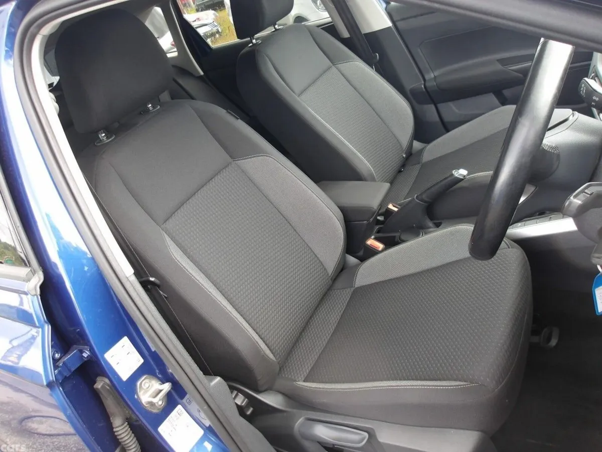 Volkswagen Taigo SUV, Petrol, 2022, Blue
