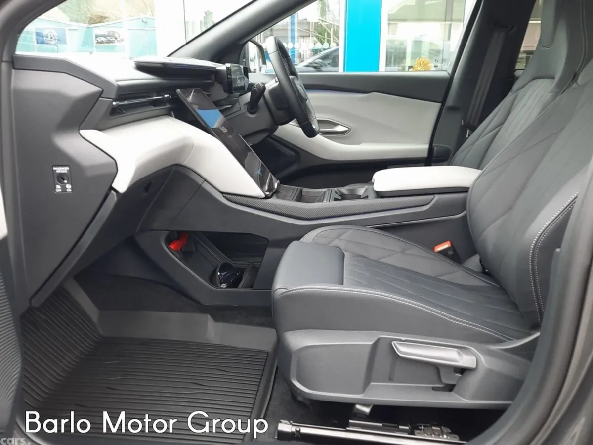 Ford Capri MPV, Electric, 2026, Grey
