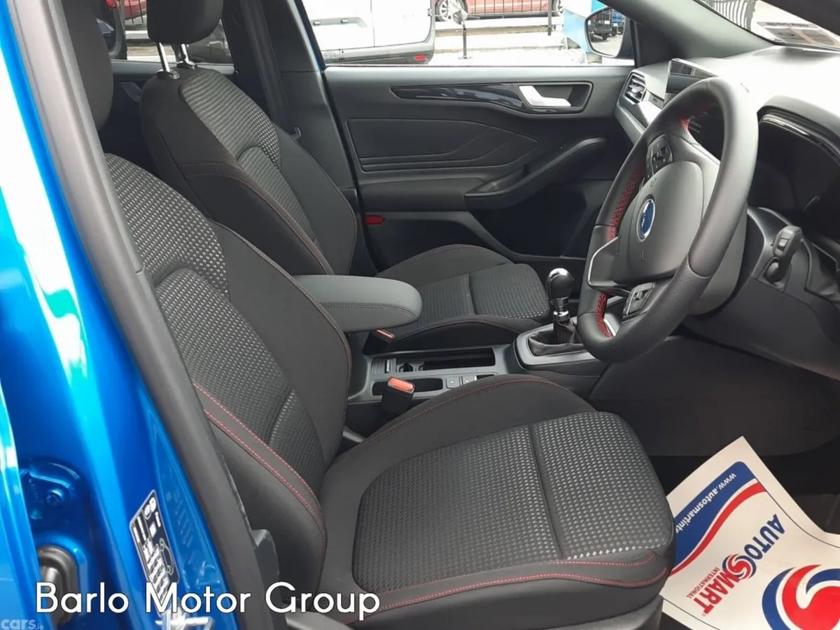 Ford Focus Hatchback, Petrol, 2025, Blue