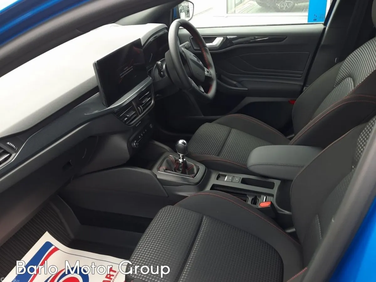 Ford Focus Hatchback, Petrol, 2025, Blue