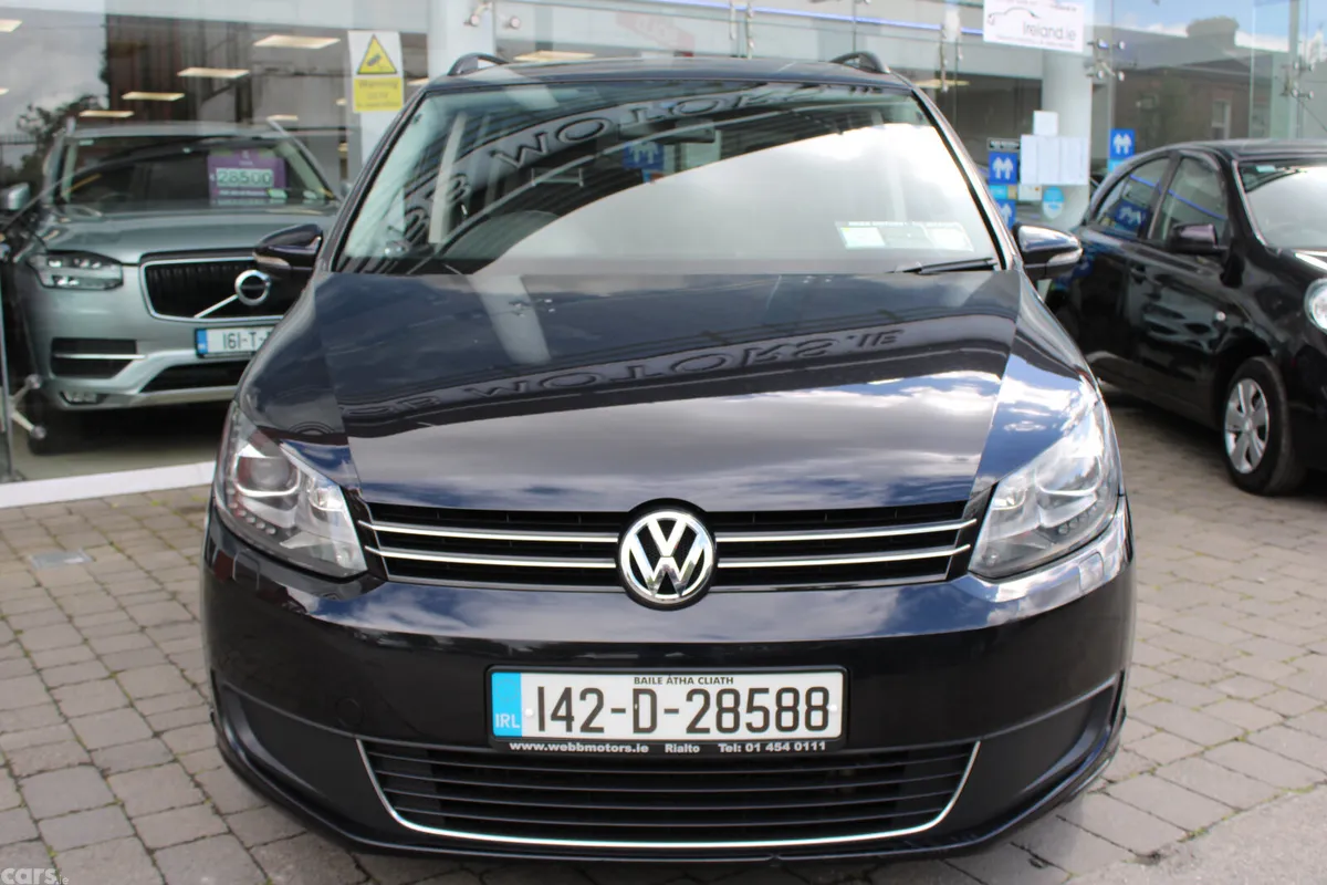 Volkswagen Touran MPV, Petrol, 2014, Black
