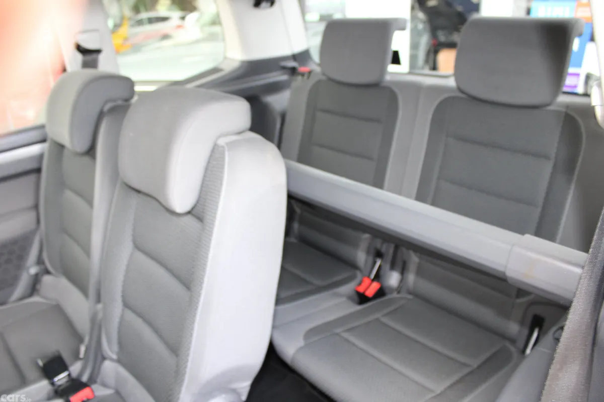 Volkswagen Touran MPV, Petrol, 2014, Black