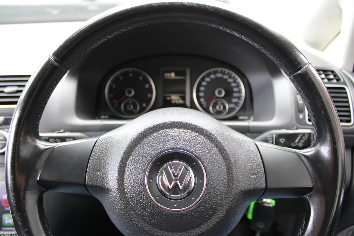 Volkswagen Touran MPV, Petrol, 2014, Black