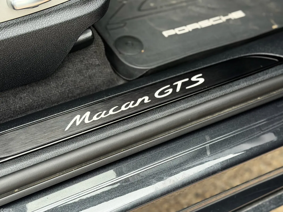 Porsche Macan SUV, Petrol, 2021, Grey