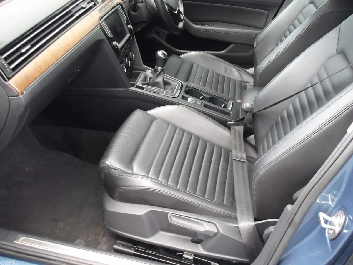 Volkswagen Passat Saloon, Diesel, 2017, Blue