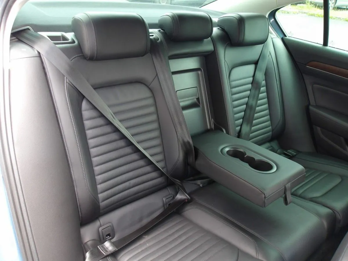 Volkswagen Passat Saloon, Diesel, 2017, Blue