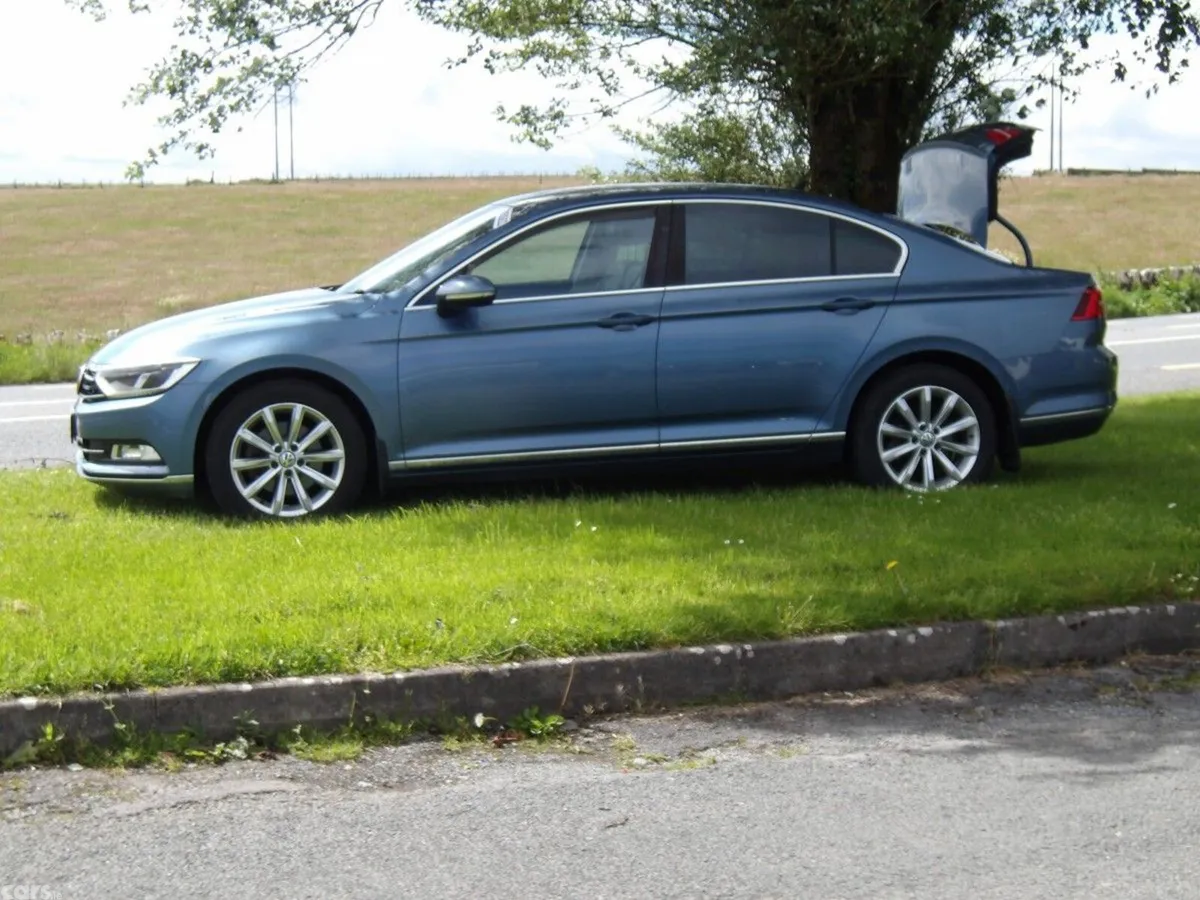Volkswagen Passat Saloon, Diesel, 2017, Blue