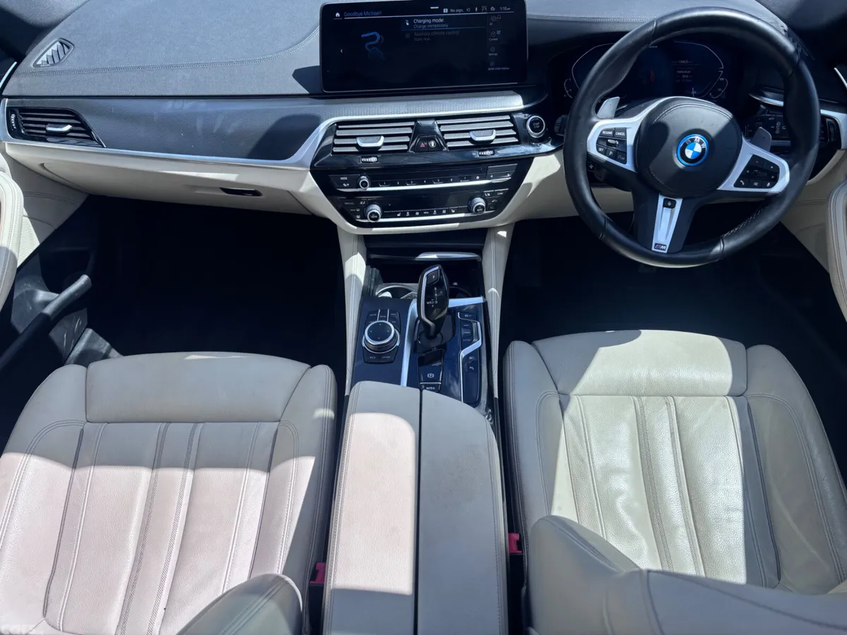 BMW 5-Series Estate, Petrol Plug-in Hybrid, 2022, Blue